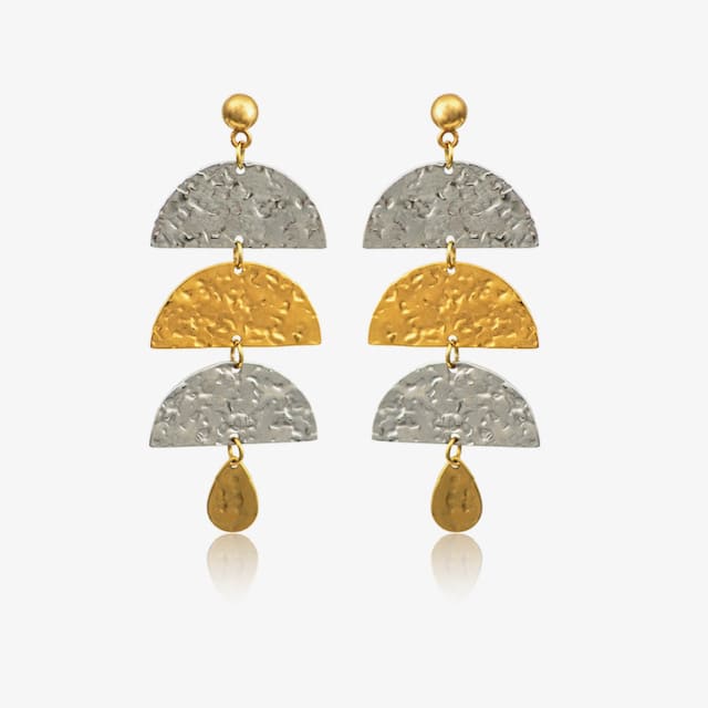 σκουλαρίκια κρεμαστά με μεταλλικά στοιχεία δίχρωμα