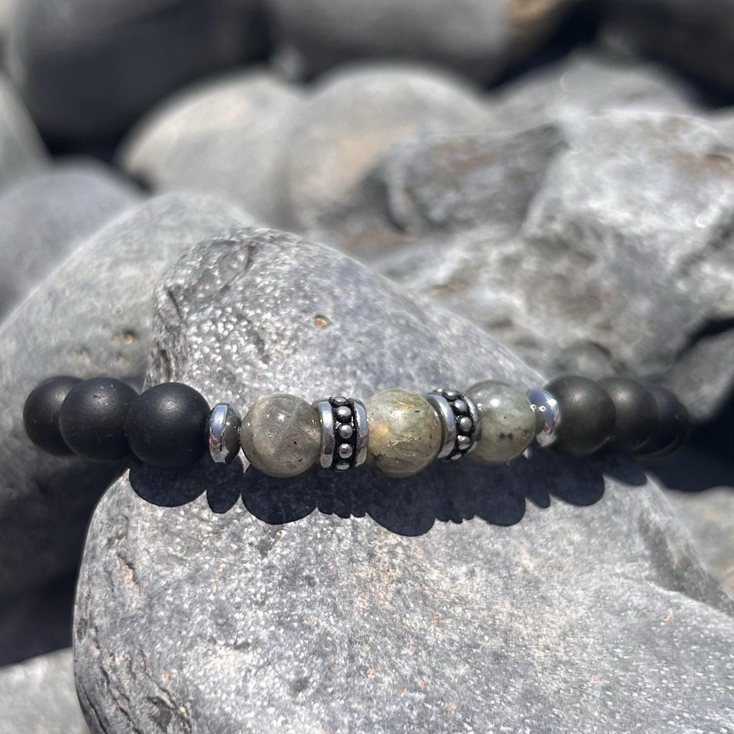 Ανδρικό Χειροποίητο Βραχιόλι με gemstones ημιπολύτμοςυ λίθους obsidian λαμπραδορίτη